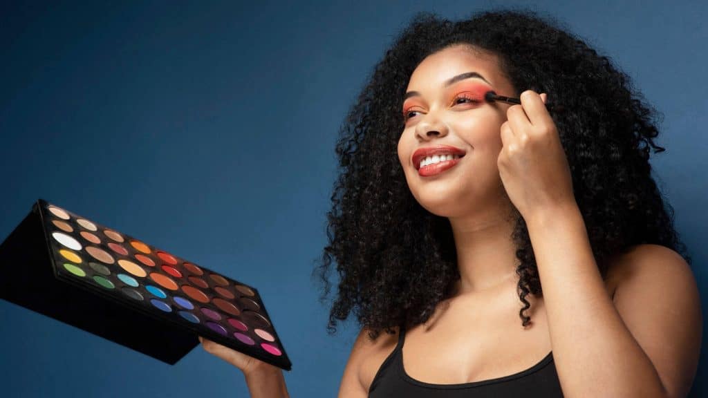 The best way to apply eyeshadow